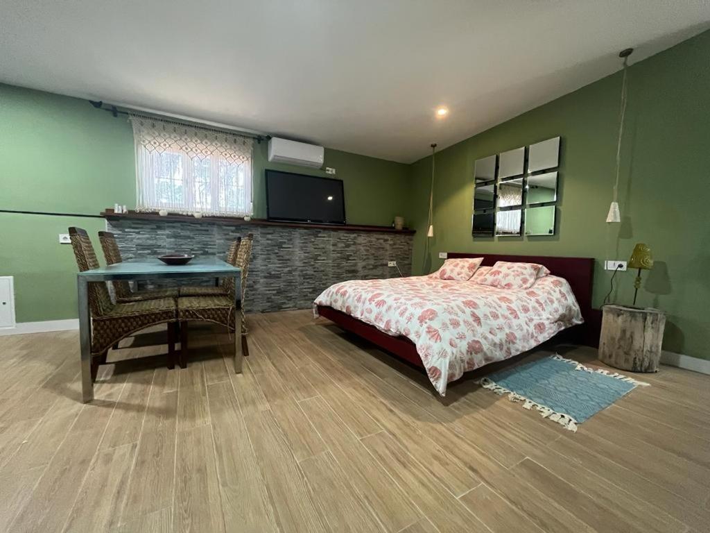 Vahadda House Apartment Palomares del Rio Exterior photo